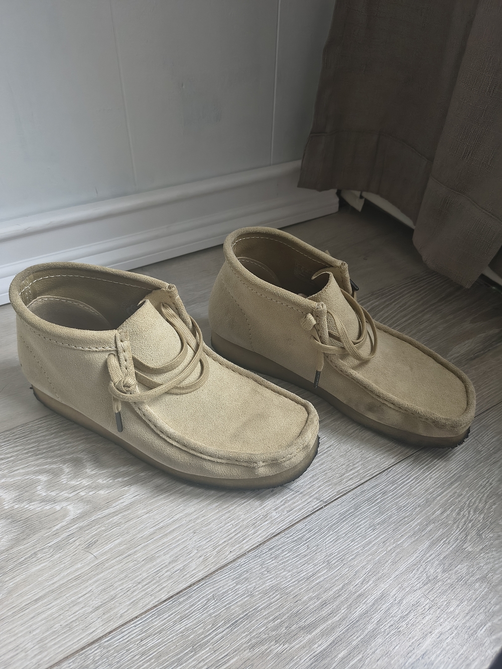 Clarks Men's Suede Chukka Boots - Tan